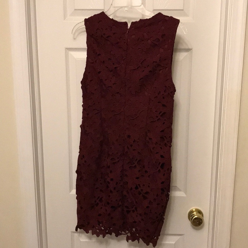 Deep ruby red bodycon lace dress - Picture 3 of 4